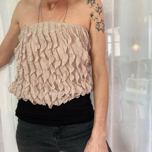 Tube top lacy frills with black bodice waist. Feminine lacy tube top - Picture 4 of 11